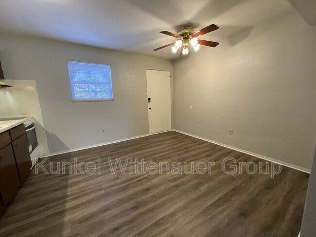 Foto del edificio - 815 Laurel St