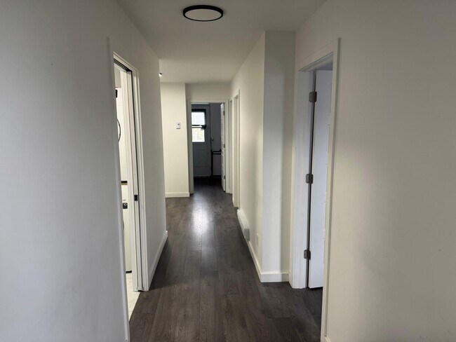 Building Photo - 4829 Rue Saint-Urbain