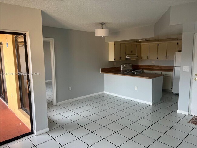 Foto del edificio - 10857 NW 7th St