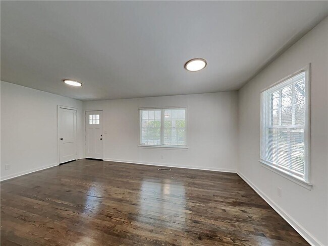 Foto del edificio - 512 Aberdeen Dr NW