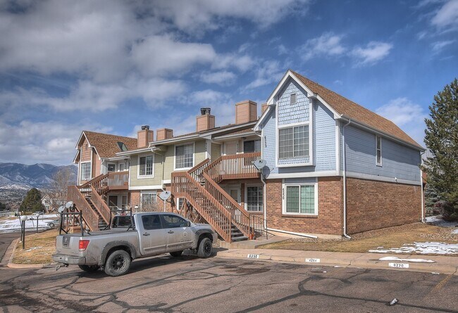 Building Photo - Village Lane 6254