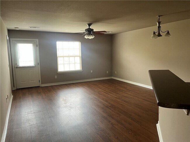 Foto del edificio - 903 W Post Rd