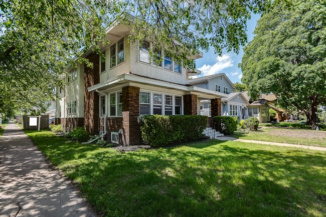 front view along Bryant - 4656 Bryant Ave S