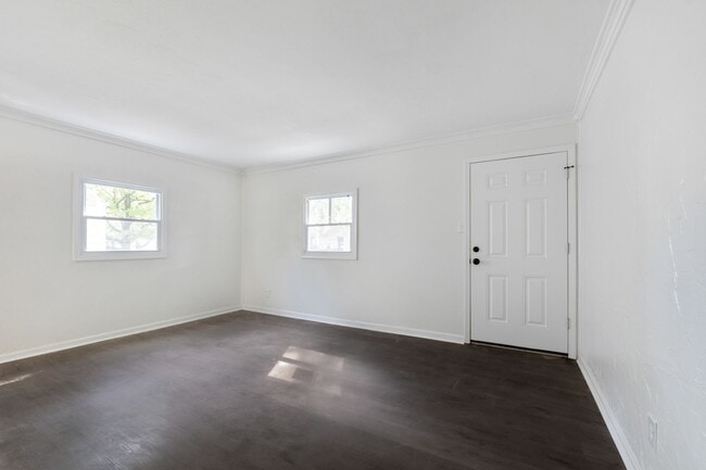 Building Photo - Charming 2BR Ranch Home with Modern Finishes and Spacious Yard