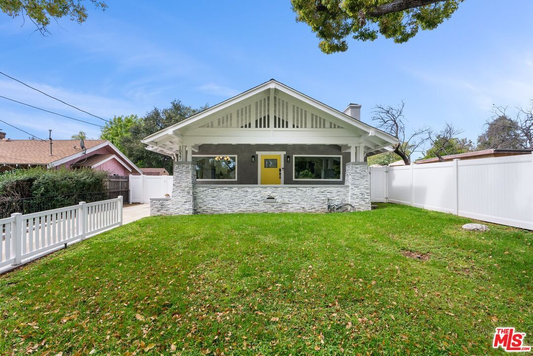 Foto principal - 1027 N Summit Ave