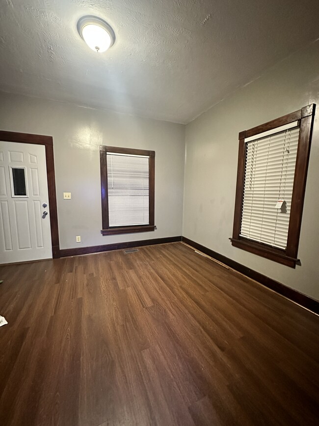 Building Photo - 1169 Nelson St