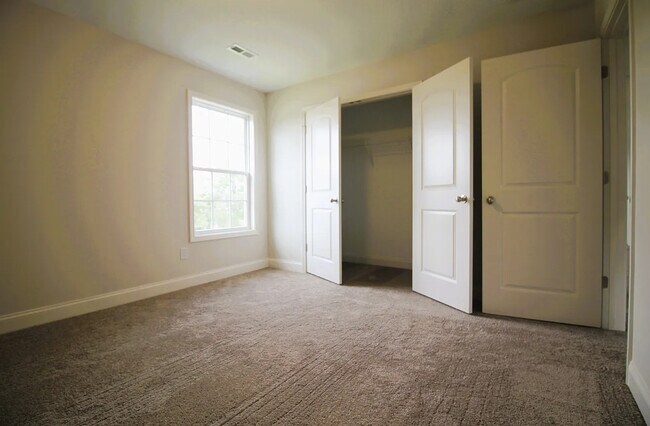 Foto del edificio - 9533 Snowy Cliff Ln
