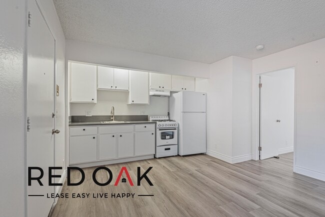 Building Photo - 1542 Orizaba Ave