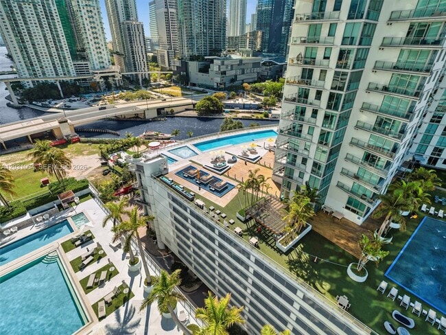 Foto del edificio - 90 SW 3rd St