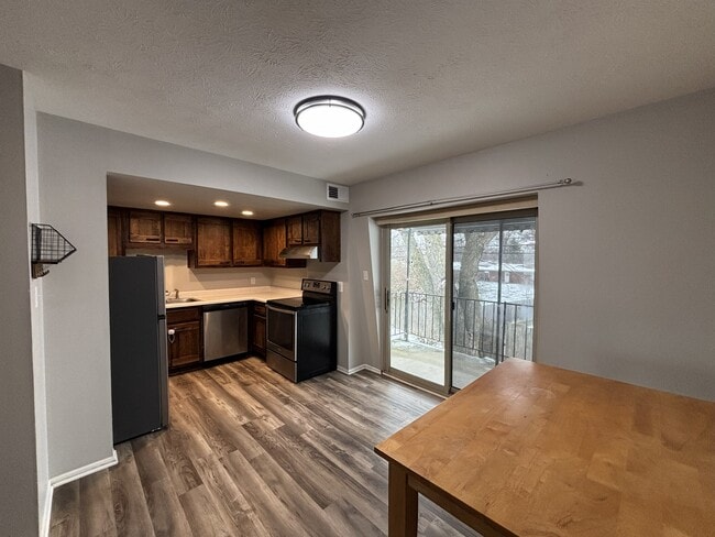 Building Photo - 307 Elmead Ct