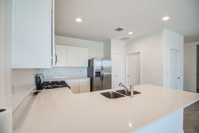 Foto del edificio - Bella Vista Farms 3 bedrooms!!