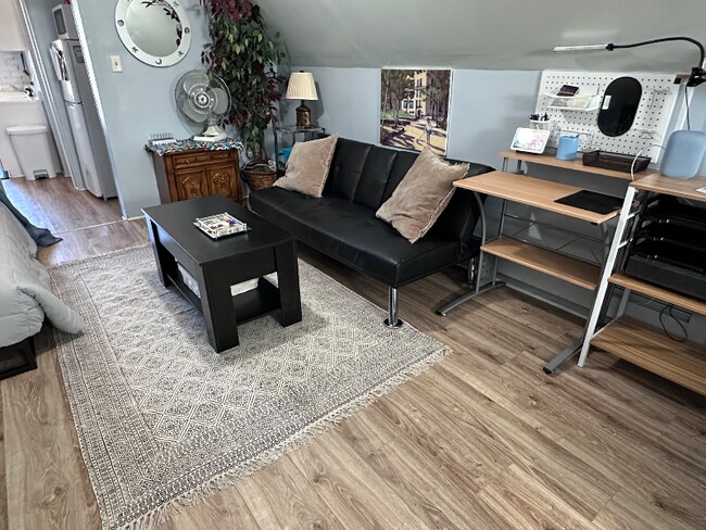 Foto del edificio - 107 Manitoba Ave W