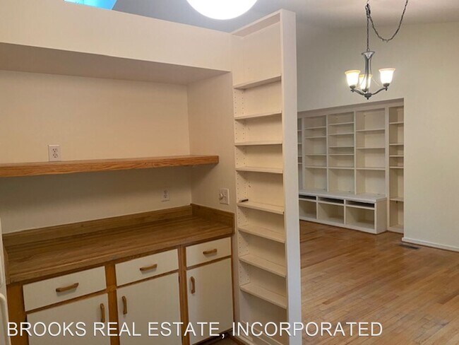 Building Photo - 3 br, 2 bath House - 116 Sharps Road