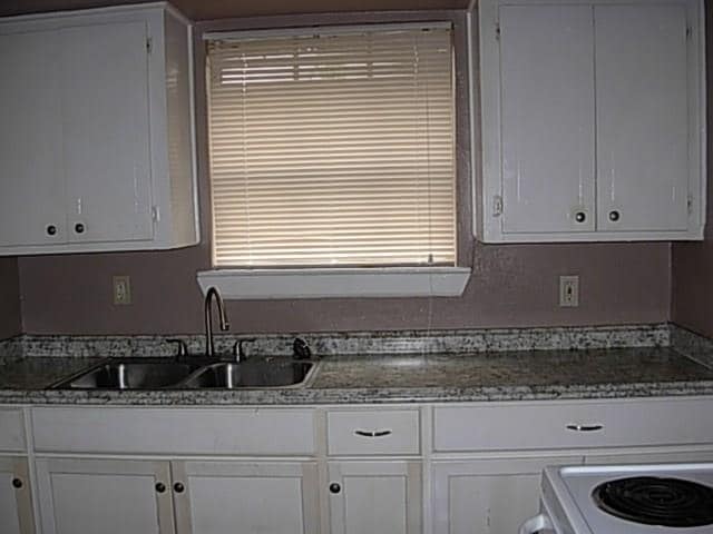 Building Photo - 4823 Lavender St