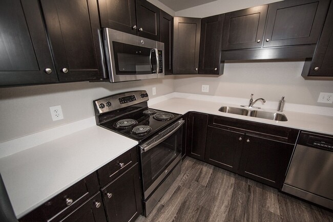 Interior Photo - Grand Crossing