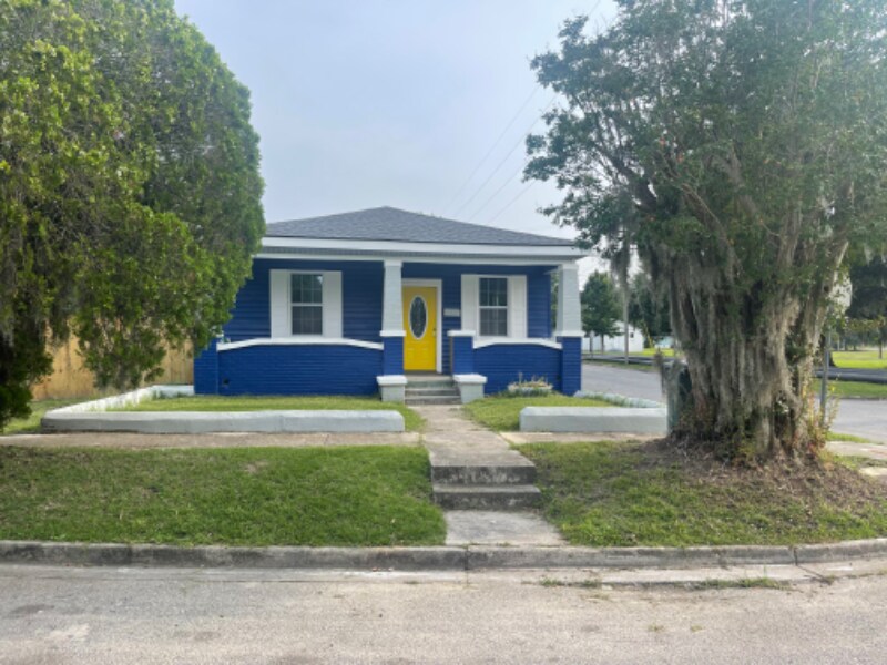 Primary Photo - 801 Rockefeller St