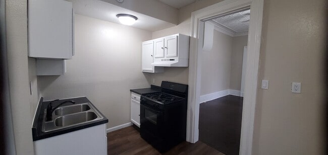 Building Photo - 757 Caledonia Place Apartments LLC