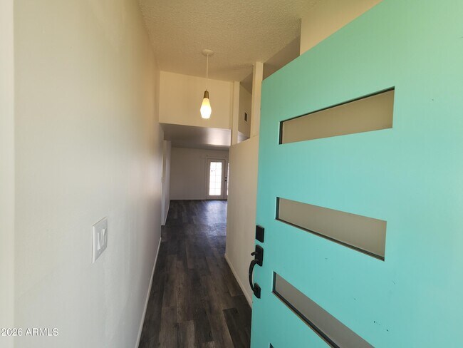 Building Photo - 2140 W Heatherbrae Dr