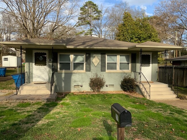 Building Photo - 205 Crisman St