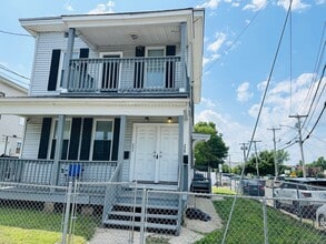 Building Photo - 227 Newfield Ave