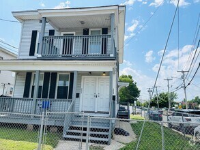 Building Photo - 227 Newfield Ave
