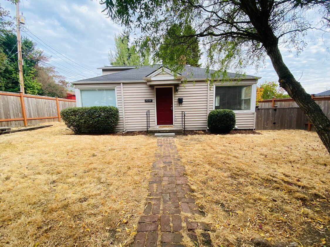 Foto principal - Cute 3 Bedroom Home in the Heart of West S...