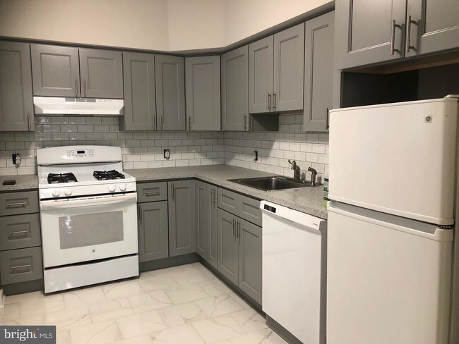 Foto del edificio - 2434 E Somerset St