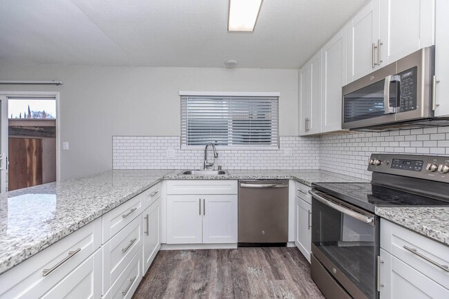 Building Photo - Southwood Townhomes