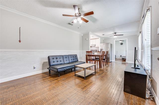 Building Photo - 1407 N Denton Dr