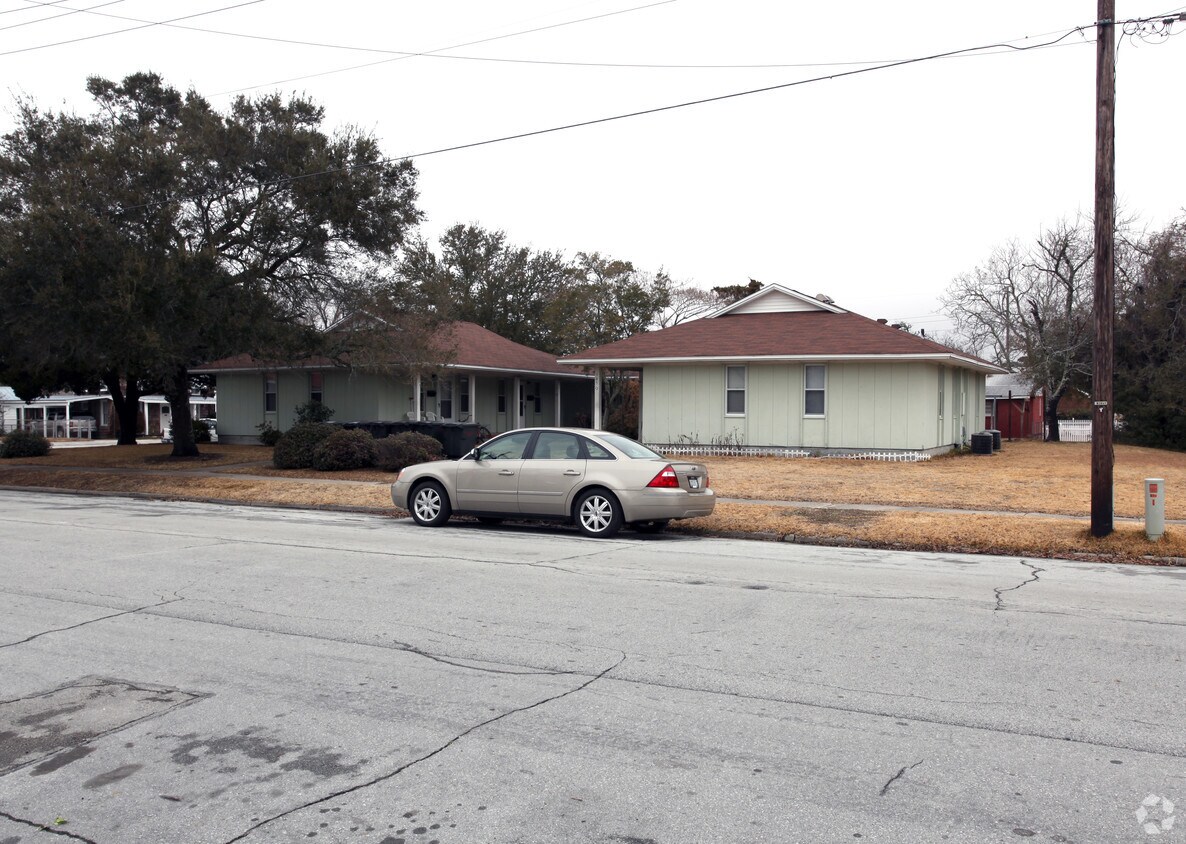 701705 1/2 Broad St, Beaufort, NC 28516 Apartments in Beaufort, NC