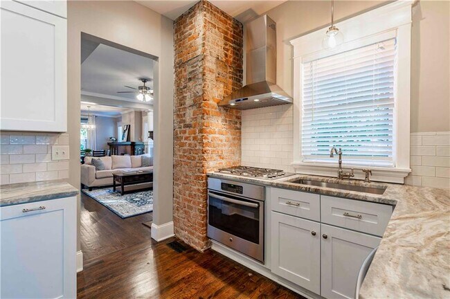 Foto del edificio - 877 Edgewood Ave NE