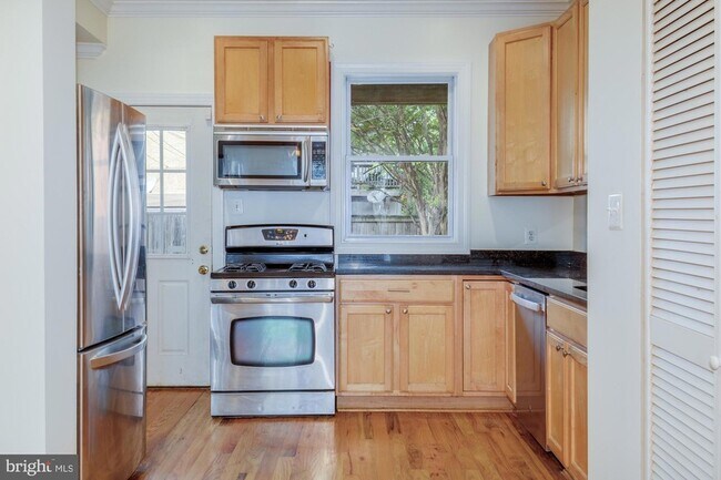 Foto del edificio - 1426 Duncan St NE