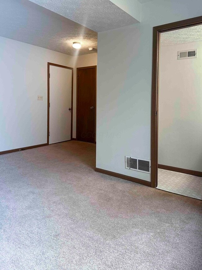 Foto del edificio - 7947 Schoolside Dr