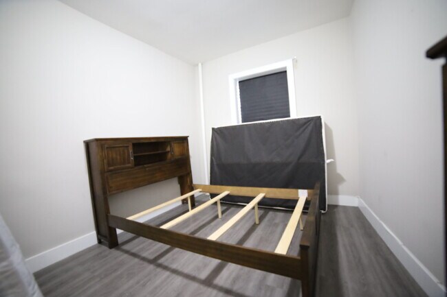 Building Photo - 104 Belmont Ave