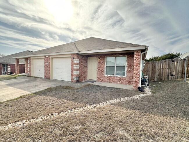 Building Photo - 4300 Elms Run Cir