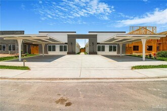 Building Photo - 11 South Dr