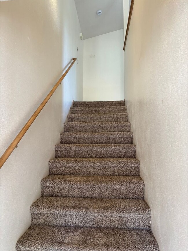 Building Photo - 1400 NE Whisper Ridge Dr
