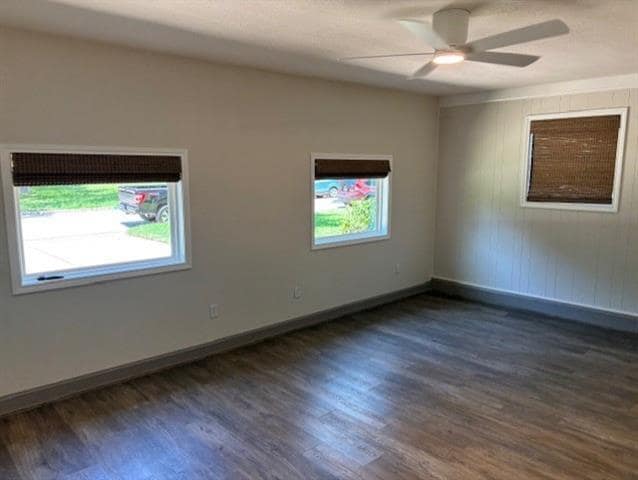 Building Photo - 1713 Westcrest Dr