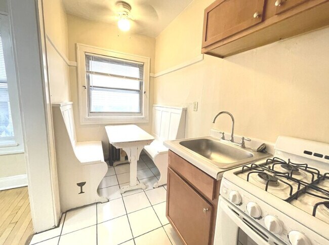 Foto del edificio - 829 N Cass St