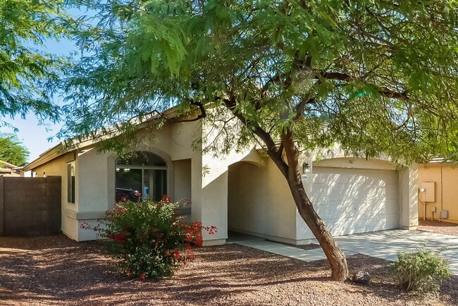 Building Photo - 10994 W Rio Vista Ln