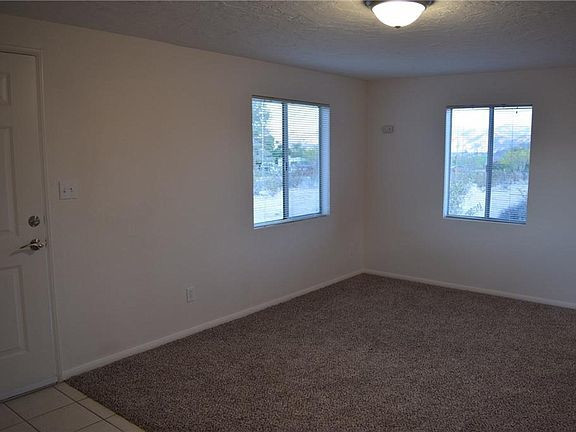 Building Photo - 4540 Avenida Del Sol