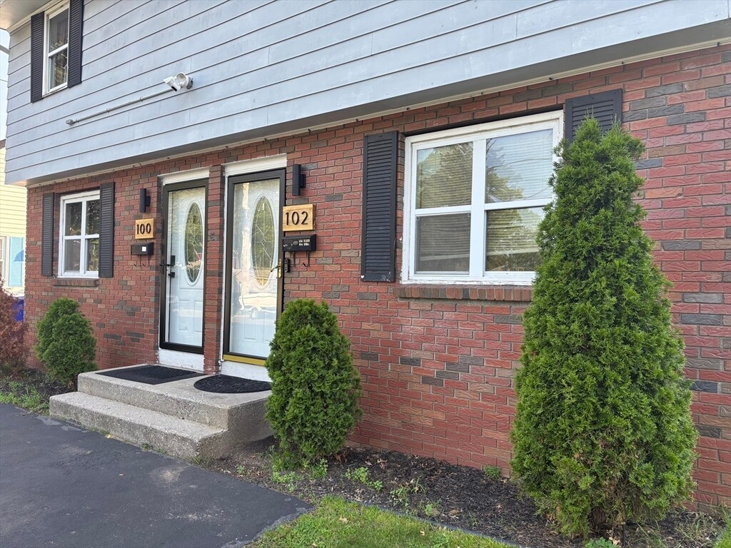 Foto principal - 102 Savoy Ave