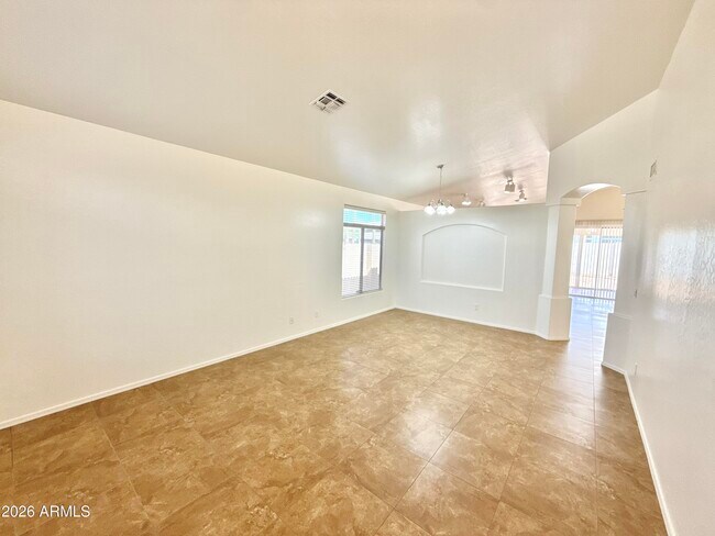Building Photo - 13896 W Wilshire Dr