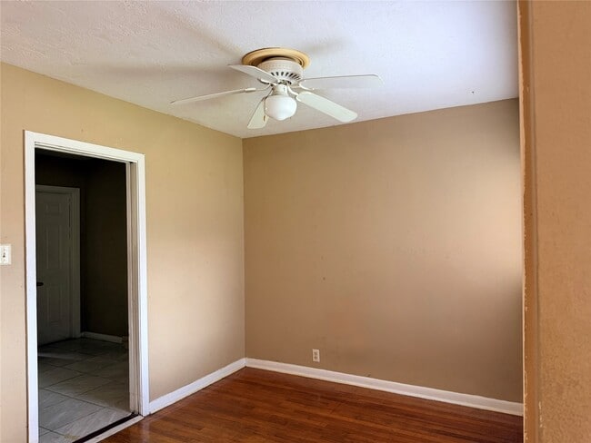 Building Photo - 5343 Beechnut St