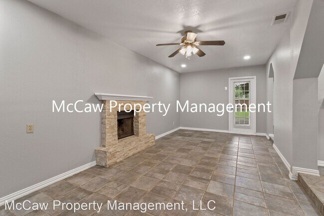 Building Photo - 3 br, 2 bath House - 313 E. Carolyn Dr.