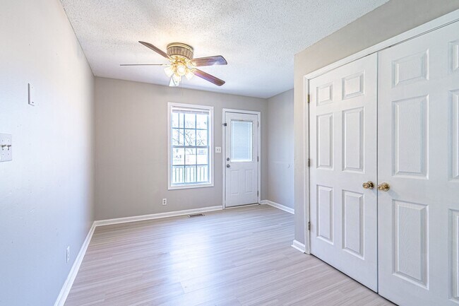 Building Photo - 1811 Harbor Dr