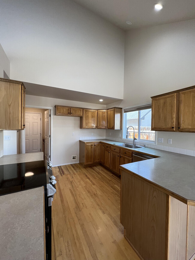 Building Photo - 10542 W Stonecrop Dr