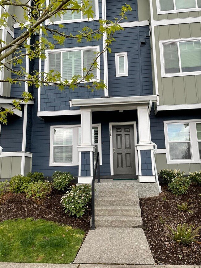 Building Photo - 3507 30th Dr