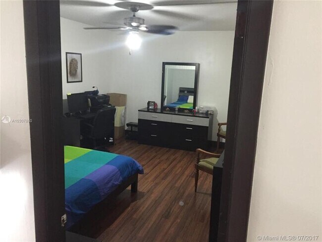 Foto del edificio - 7480 NW 17th St