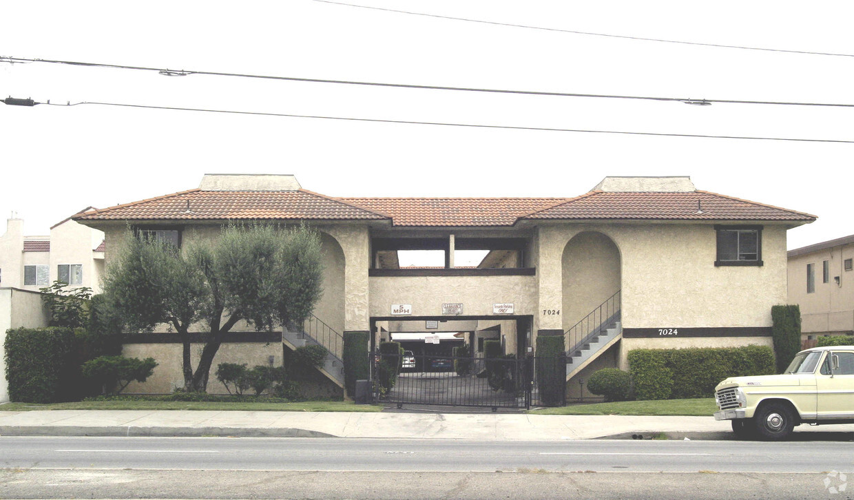 Primary Photo - 7024 N Rosemead Blvd